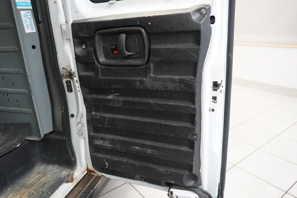 Used 2014 GMC Savana 2500 RWD image 21