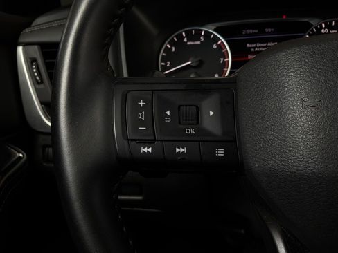 Used 2025 Nissan Rogue SV FWD image 33