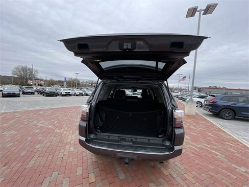 Used 2022 Toyota 4Runner SR5 image 32