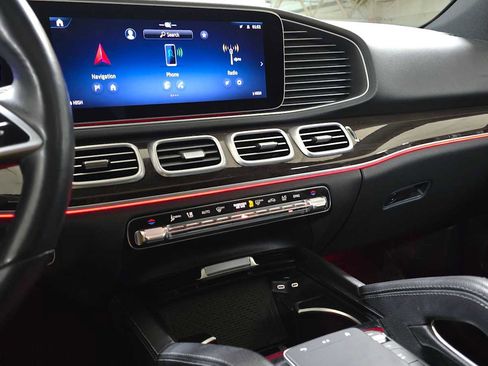 Used 2024 Mercedes-Benz GLE 350 GLE 350 w/ 3rd Row Seat Package image 29