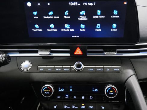 Used 2024 Hyundai Elantra Limited FWD image 21
