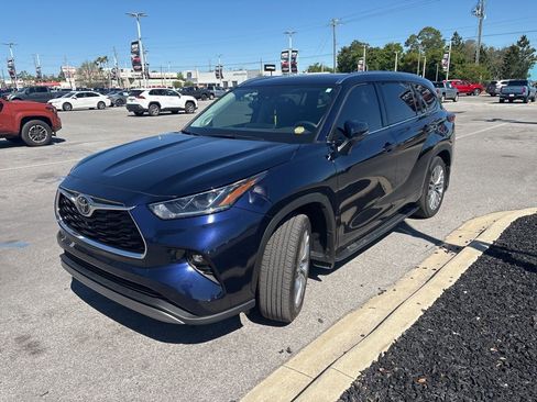 Used 2025 Toyota Highlander Platinum image 19