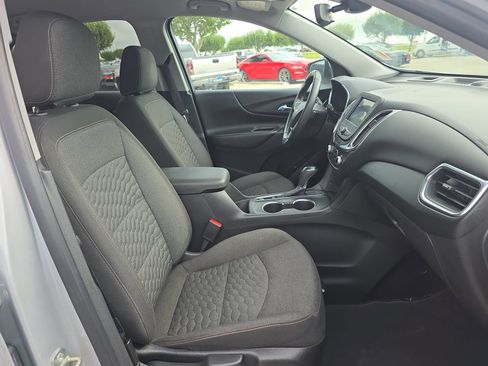 Used 2021 Chevrolet Equinox LT w/ Driver Convenience Package FWD image 32