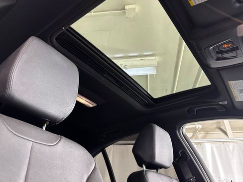 Used 2018 BMW 330e w/ Premium Package RWD image 26