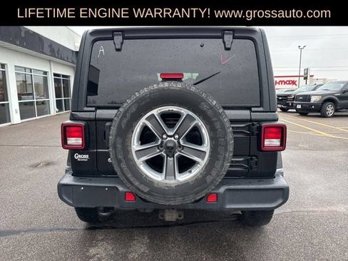 Used 2019 Jeep Wrangler Unlimited Sahara w/ Uconnect 4C Nav & Sound Group AWD/4WD image 7