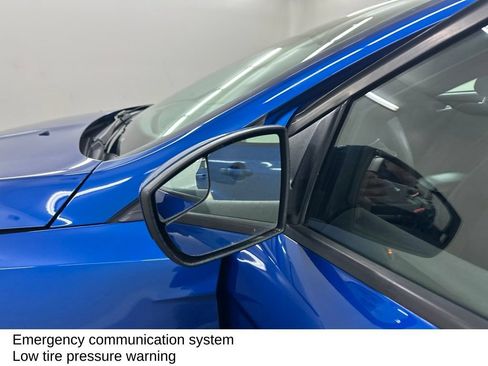Used 2018 Ford Focus SE w/ SE Appearance Package FWD image 18