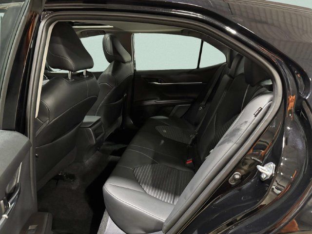 Used 2022 Toyota Camry SE w/ Cold Weather Package FWD image 23