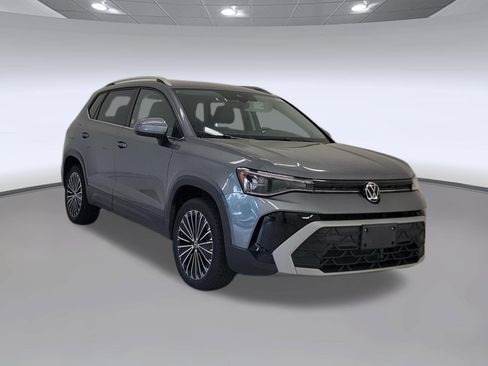 Used 2025 Volkswagen Taos SE FWD image 5