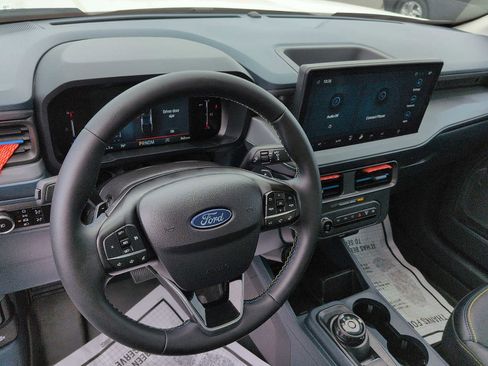 Used 2025 Ford Maverick Lobo AWD/4WD image 13