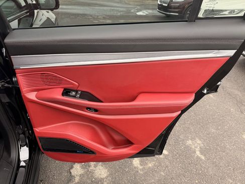 Used 2025 Jeep Wagoneer S Launch Edition image 14