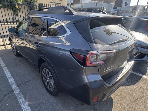 Used 2020 Subaru Outback Premium AWD/4WD image 4