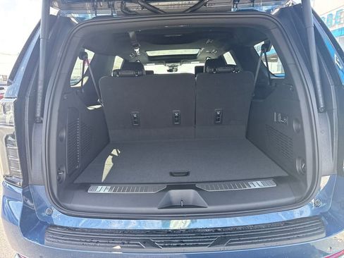 New 2026 Chevrolet Suburban High Country AWD/4WD image 29