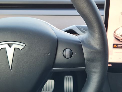 Used 2022 Tesla Model Y Performance AWD/4WD image 25