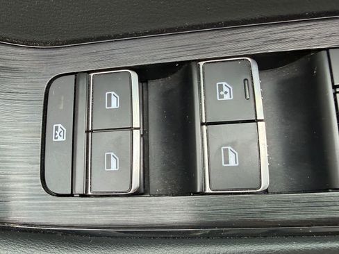 Certified 2022 Nissan Rogue SL FWD image 7
