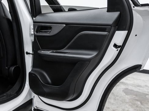 Used 2020 Jaguar F-PACE S image 43