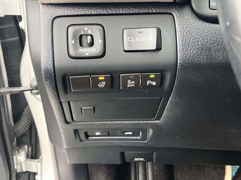 Used 2013 Lexus LS 460 Base image 28