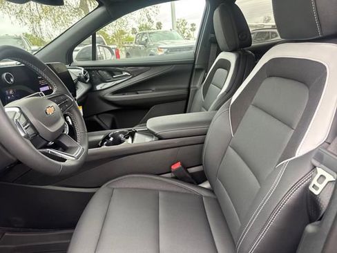 New 2025 Chevrolet Blazer EV LT image 18