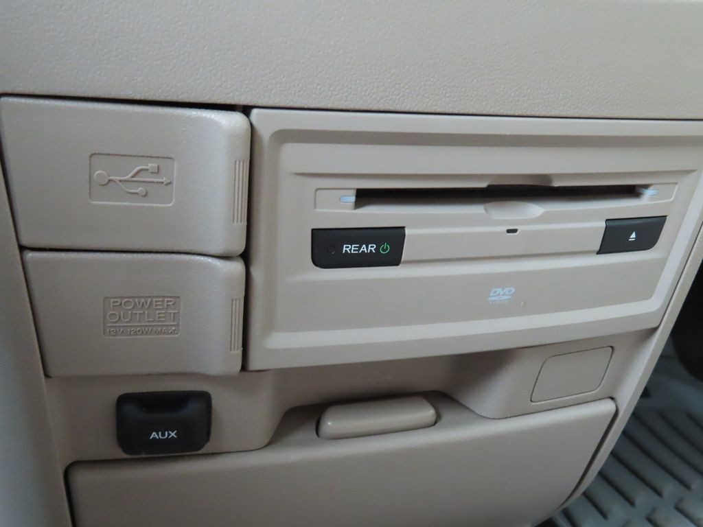 Used 2016 Honda Odyssey SE image 9