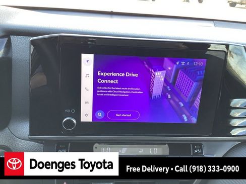 Used 2025 Toyota Camry SE image 25