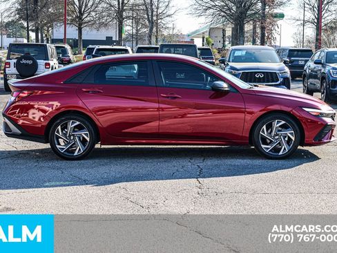 Used 2025 Hyundai Elantra Sport FWD image 10