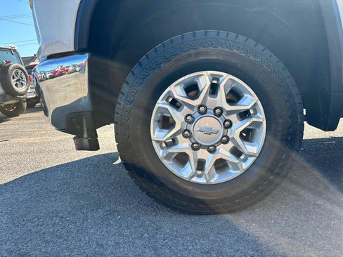 Used 2020 Chevrolet Silverado 2500 LT w/ All Star Edition AWD/4WD image 9