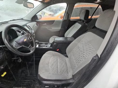 Used 2018 Chevrolet Equinox LS AWD/4WD image 4