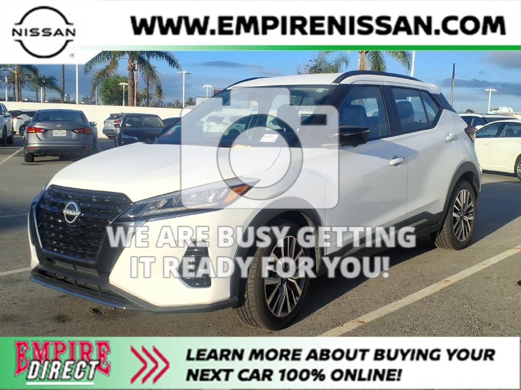 Used 2024 Nissan Kicks SR FWD image 1