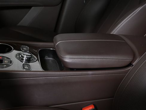 Used 2022 Bentley Bentayga AWD/4WD image 28