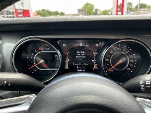 Used 2020 Jeep Wrangler Unlimited Sahara AWD/4WD image 35