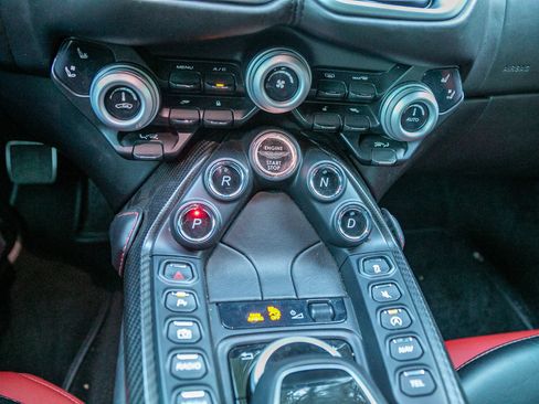 Used 2019 Aston Martin V8 Vantage Coupe image 28