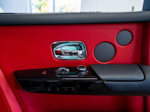 Used 2022 Rolls-Royce Phantom Sedan image 60