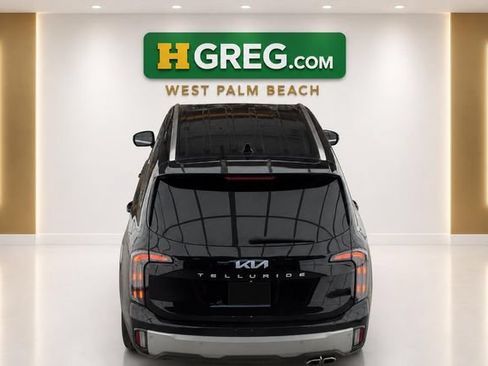 Used 2024 Kia Telluride EX w/ EX Captain's Chair Package FWD image 7