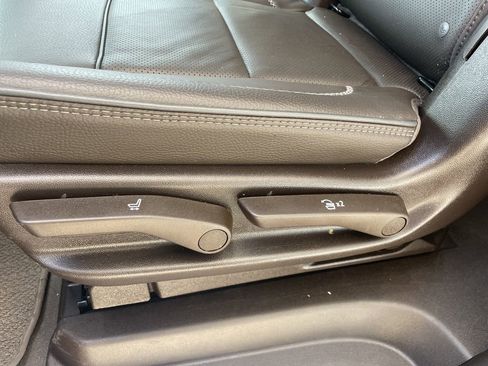 Used 2024 GMC Yukon XL Denali w/ Advanced Technology Package image 47