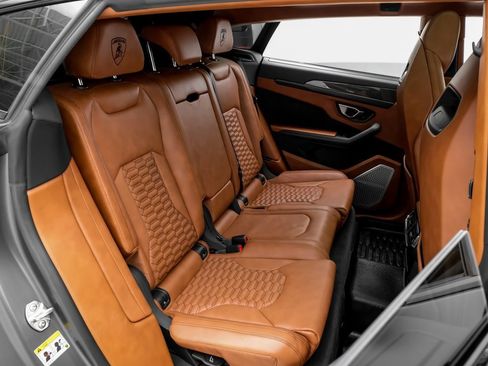 Used 2022 Lamborghini Urus image 33