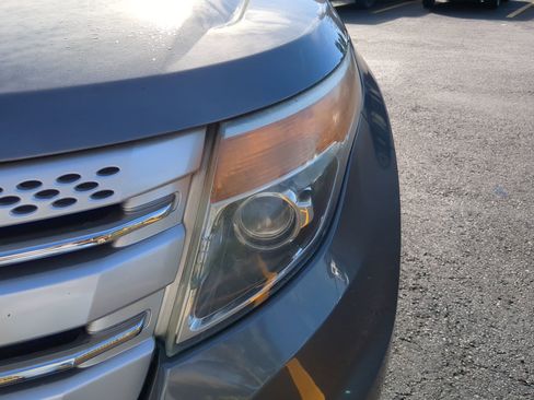 Used 2013 Ford Explorer XLT image 11