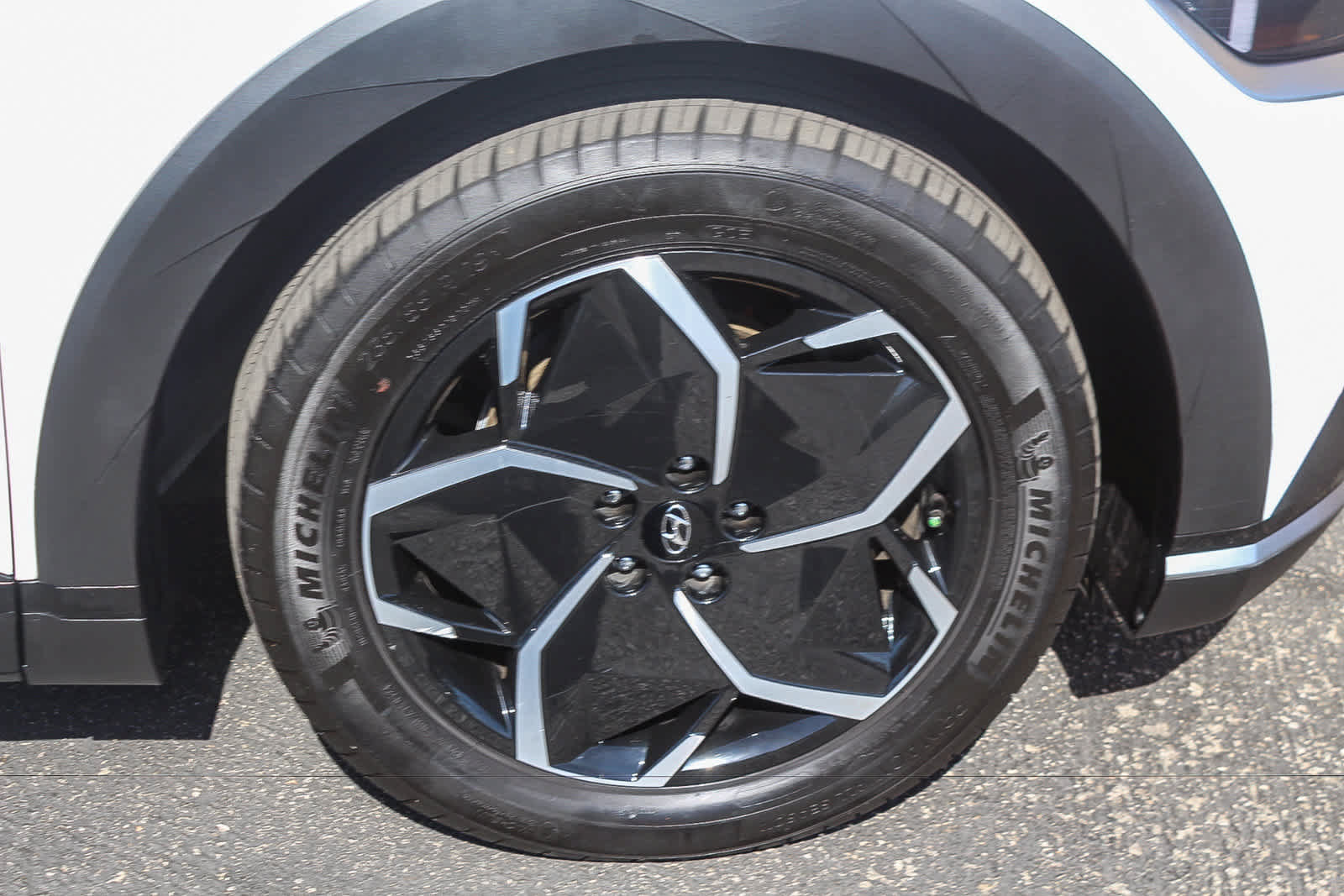 Certified 2024 Hyundai Ioniq 5 SE RWD image 12