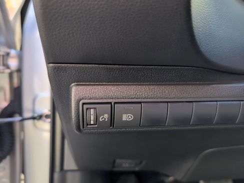 Used 2021 Toyota Corolla SE image 15