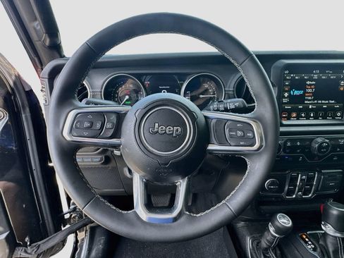 Used 2023 Jeep Wrangler Unlimited Sahara w/ Cold Weather Group AWD/4WD image 12