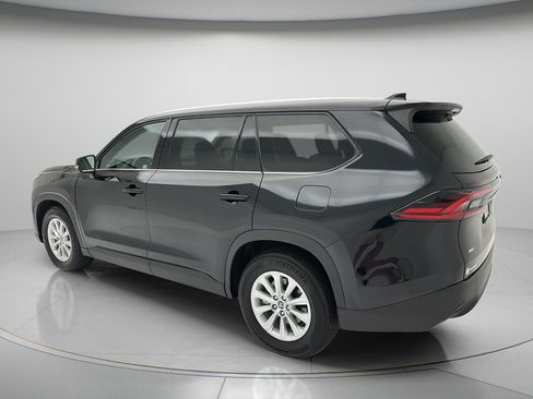 Used 2025 Toyota Grand Highlander AWD image 4