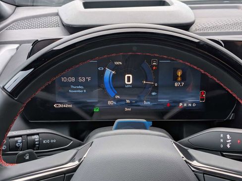 New 2026 Chevrolet Equinox EV RS image 32