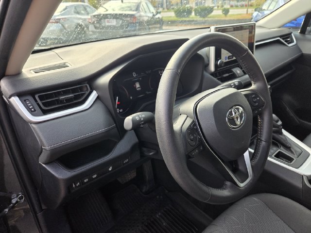 Used 2024 Toyota RAV4 XLE AWD/4WD image 19