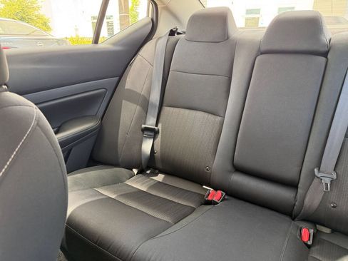 Used 2025 Nissan Altima 2.5 SV FWD image 39