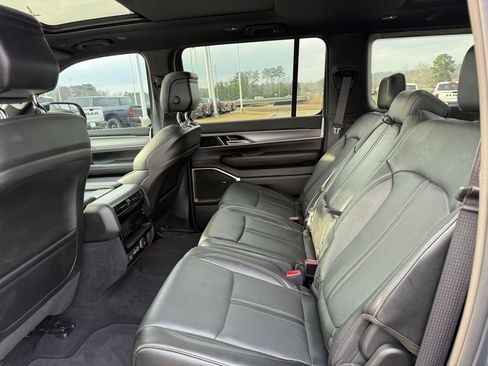 Used 2023 Jeep Wagoneer Series II image 25