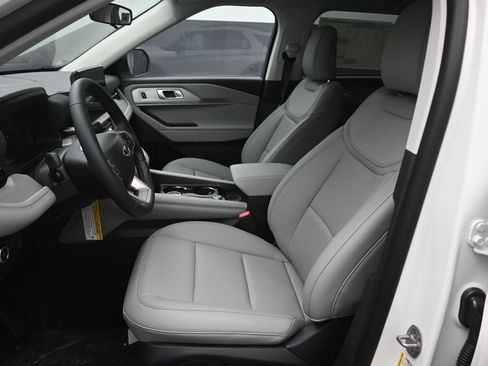 New 2026 Ford Explorer Active w/ Active Comfort Package RWD image 18