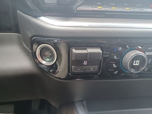 Used 2025 Chevrolet Silverado 1500 High Country AWD/4WD image 18