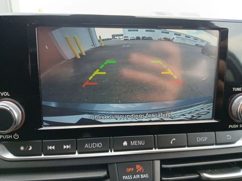 Used 2024 Nissan Altima 2.5 S FWD image 22