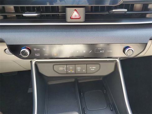 New 2026 Kia Carnival EX image 34