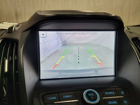 Used 2019 Ford Escape SE image 8