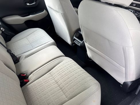 Used 2024 Honda HR-V LX image 33