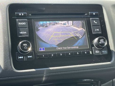 Used 2020 Honda HR-V LX image 17